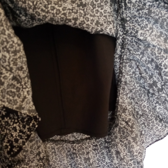 Floral Print Mini-Dress sz Medium Elastic Cuffs Ruffled Black/White J. ING NWT - Picture 9 of 10